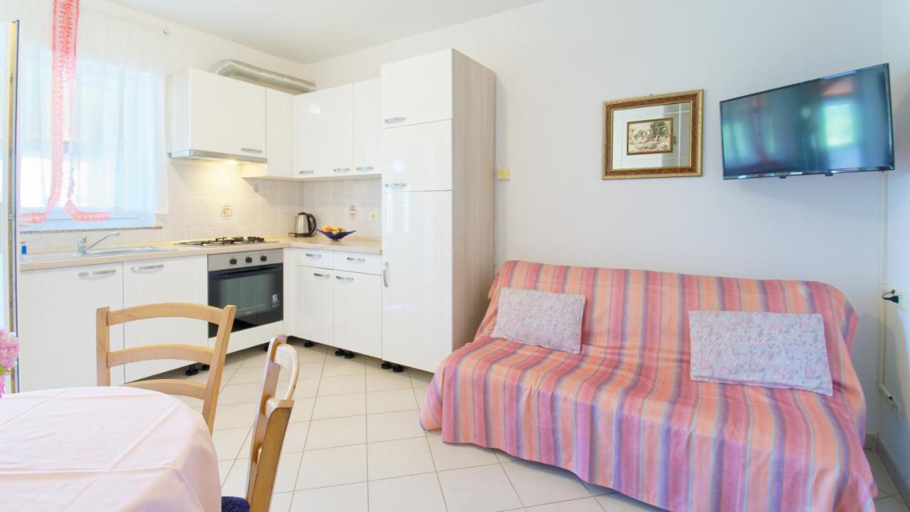 Apartments Susie By Rent Istria Umag Exteriör bild