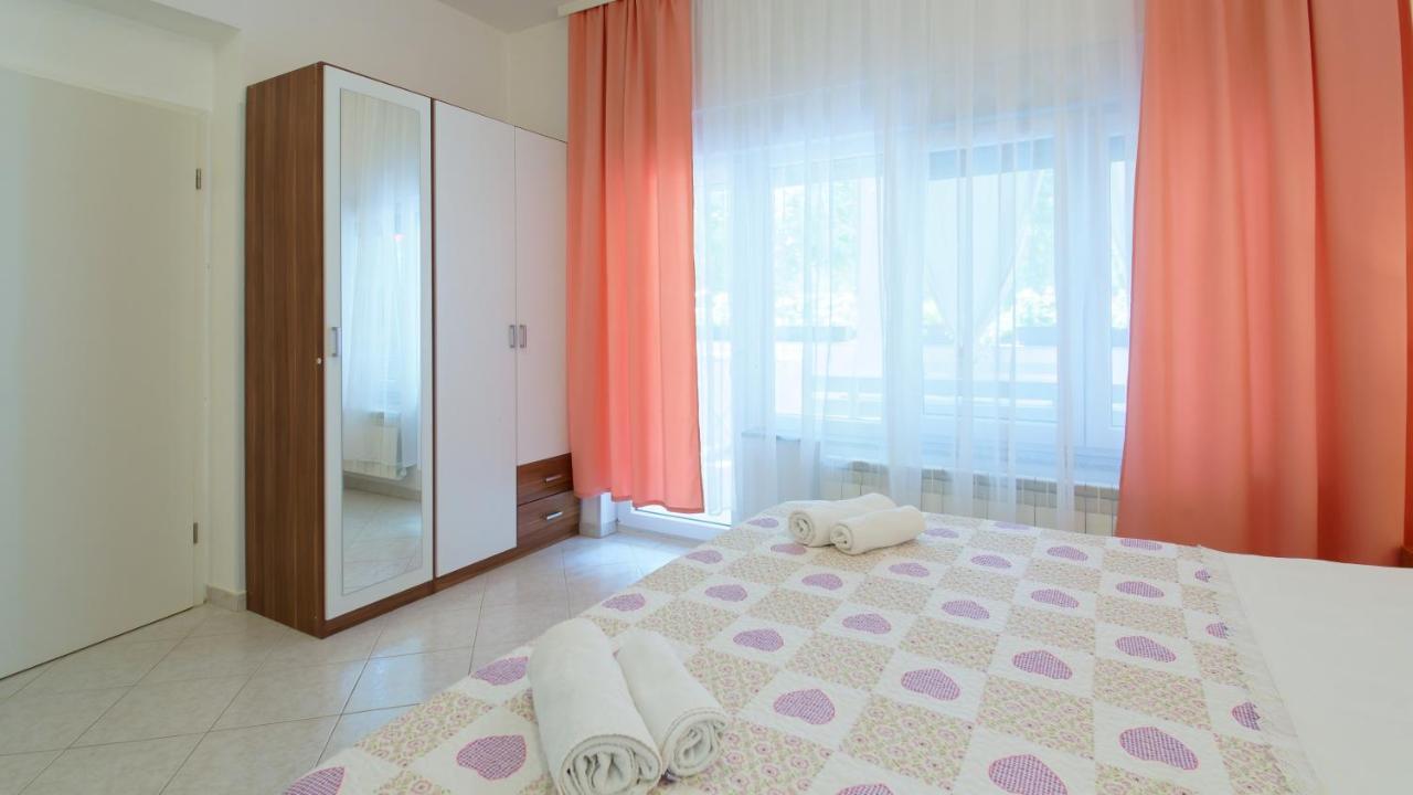 Apartments Susie By Rent Istria Umag Exteriör bild